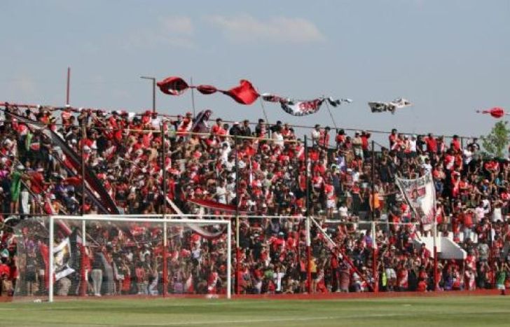 Murió un periodista en el partido entre Deportivo Maipú y Temperley.