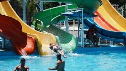 El Parque Acuático tiene 6 toboganes de distintas alturas.