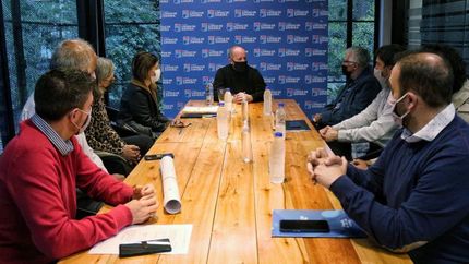 Insaurralde firmó la escritura de compra por parte del Municipio.