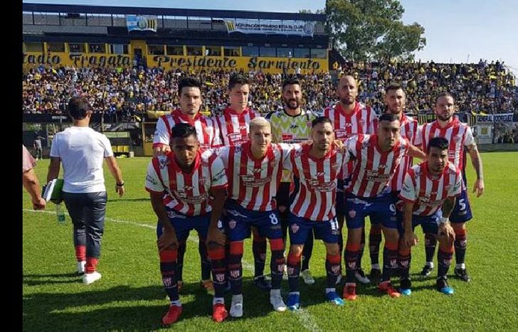 Talleres sufrió un nuevo traspié, ahora en Isidro Casanova (Prensa Almirante Brown).