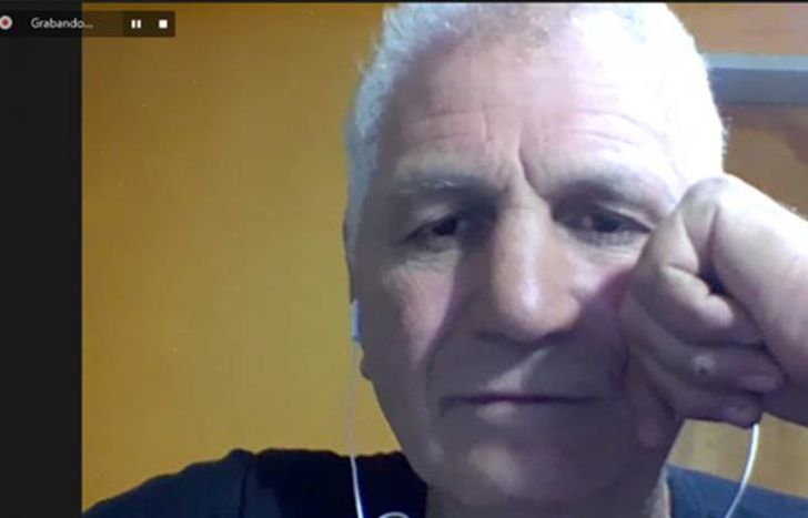 Látigo desde hace años ofrece clínicas y charlas en cárceles.