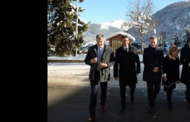 macri. equipo. davos