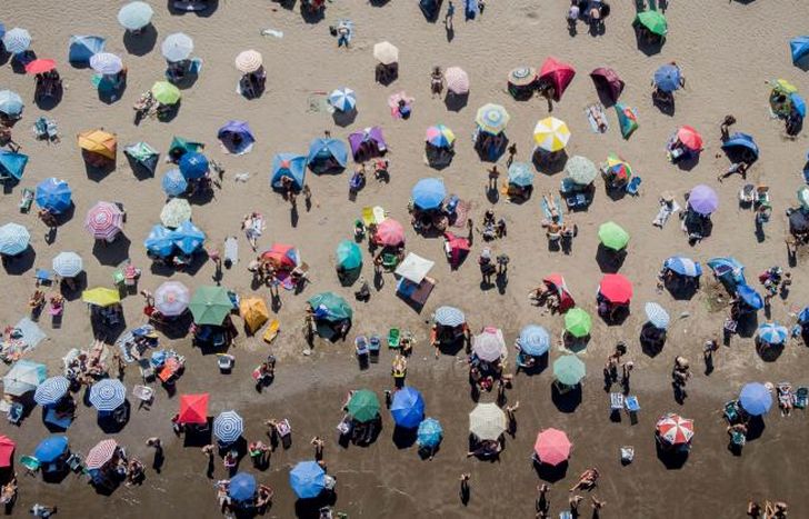 Las sombrillas, infaltables en los últimos días.