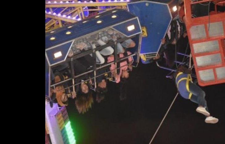 Después de estar cuatro horas colgando fueron rescatadas por los bomberos de la provincia.