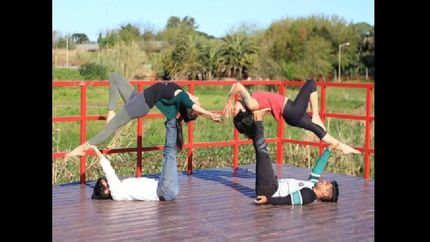 se viene un nuevo festival de acroyoga en el parque finky se viene un nuevo festival de acroyoga en el parque finky