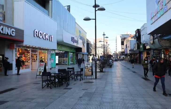 Otermín: Queremos acompañar a los vecinos y vecinas que deciden invertir en Lomas.