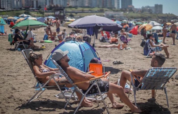En Argentina, una familia necesita 2,38 veces el salario medio para vacacionar este verano.