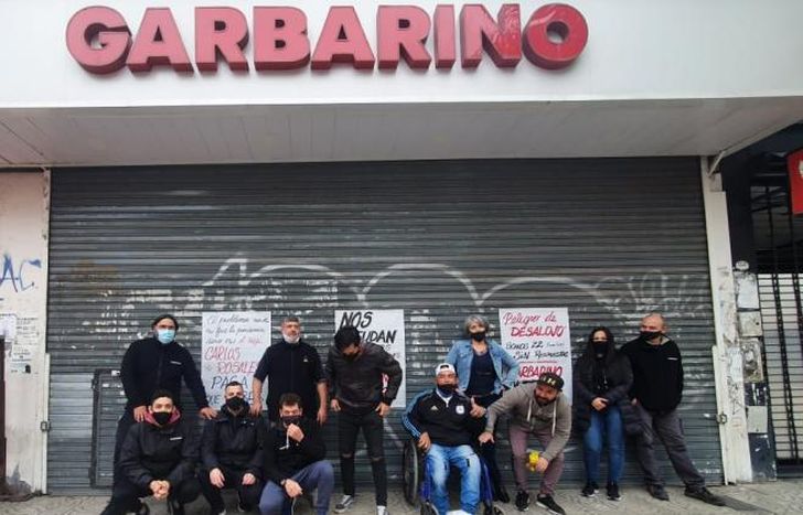 Manifestación del lunes frente a la sucursal.