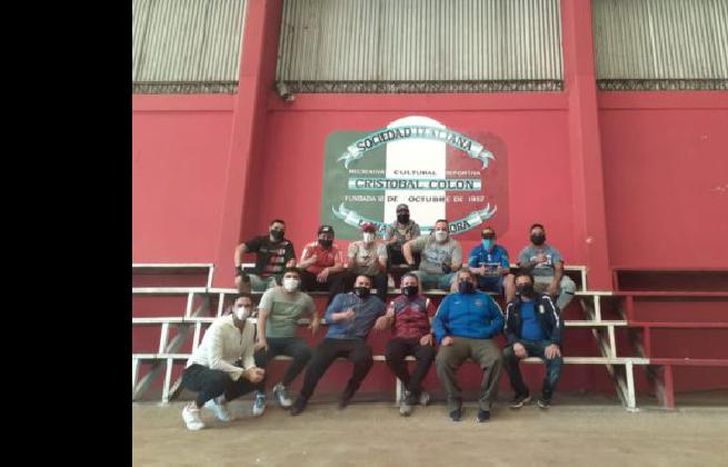 Estos amigos se conocen desde chicos y decidieron ayudar.