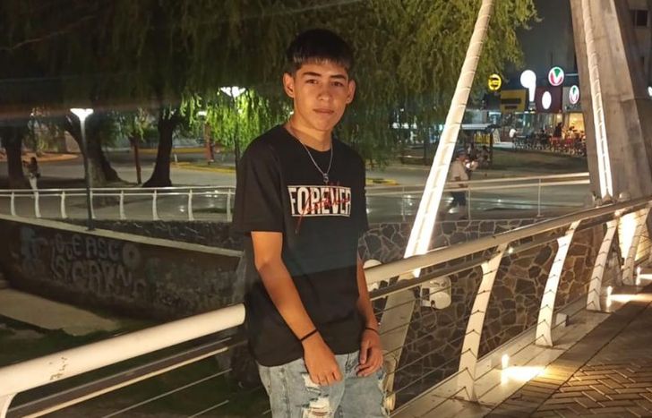 Román necesita la prótesis con urgencia.