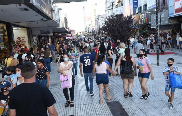 Laprida, en la previa de Navidad.