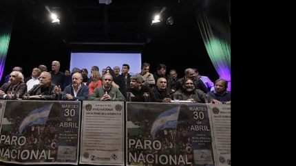 Los gremios dieron una conferencia de prensa. Los gremios dieron una conferencia de prensa.
