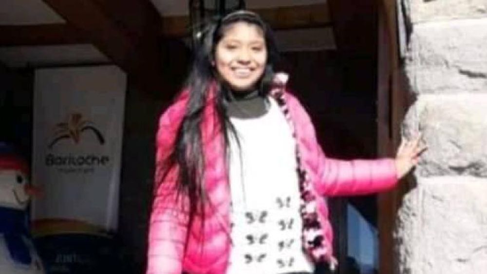 Buscan a una chica a la que los padres habían dejado en la Universidad de Lomas.