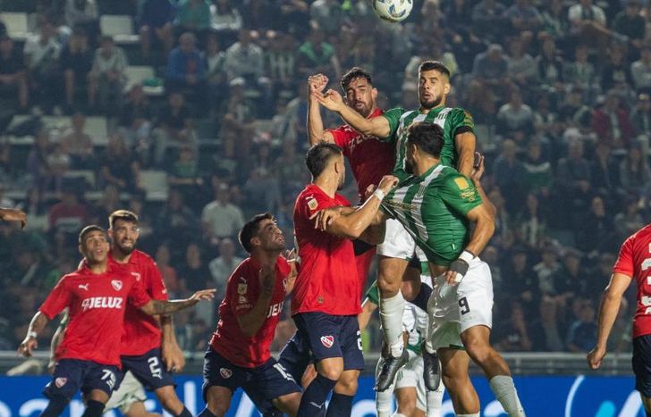 Insúa se refirió a la polémica jugada cobrada por Fernando Rapallini.