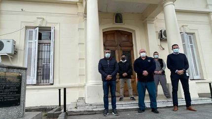 Con la fachada renovada.