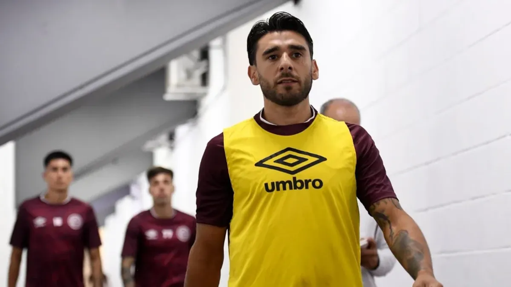 Eduardo Salvio bancó a Mauricio Pellegrino en Lanús. Eduardo Salvio bancó a Mauricio Pellegrino en Lanús.