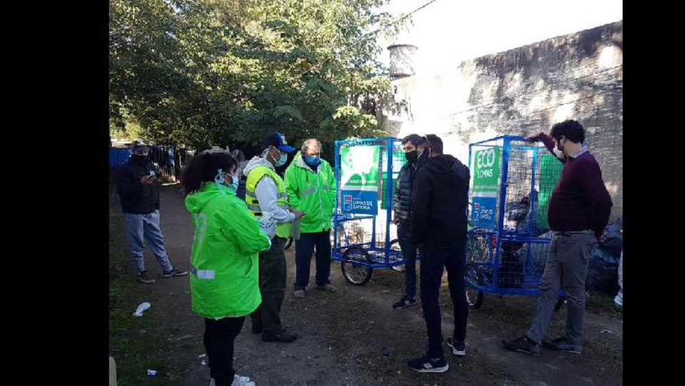 Eco Lomas: entregaron bicicarros a trabajadores de una cooperativa