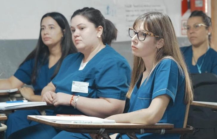 La escuela está ubicada en la calle Luzuriaga 308, de Llavallol.