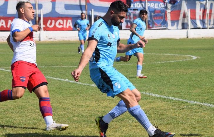 Alan Pérez mantiene la ilusión de disputar el ascenso.