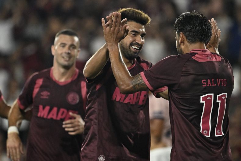 Marcelino, otra vez figura en el triunfo de Lanús.