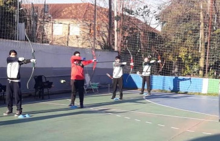 Alumni abrió las puertas para los alumnos del Defe.