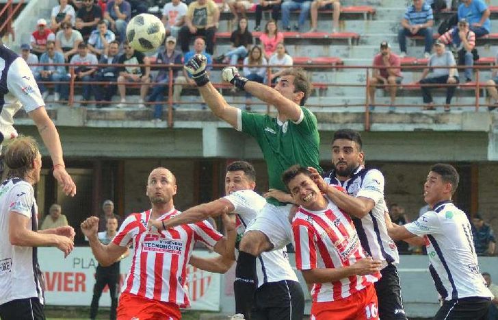 Con un empate, el Albirrojo cortó con siete derrotas consecutivas ante Fénix (Prensa Talleres)