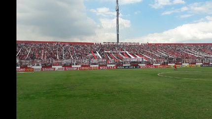 La idea de la dirigencia es volver a darle un marco especial a las tribunas. La idea de la dirigencia es volver a darle un marco especial a las tribunas.