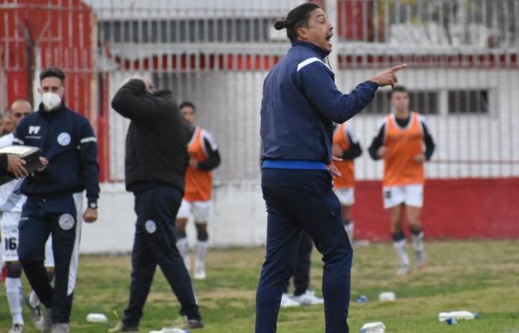 El técnico valora el rendimiento de su equipo.