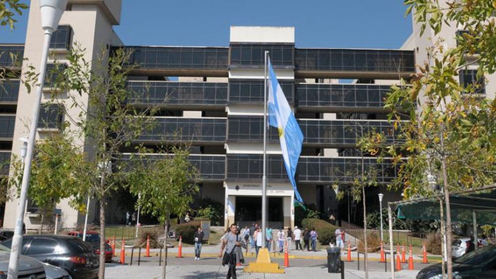 Atacó a dos hombres con un hacha: cuál es la principal hipótesis