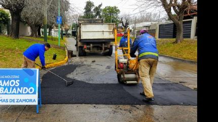 instalan mas luces led y realizan obras de bacheo en lomas oeste