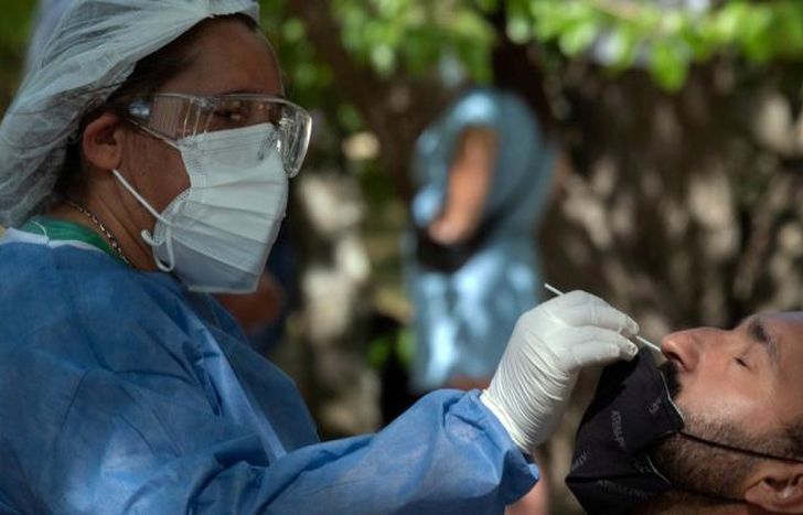 Los hisopados siguen realizándose de forma intensiva en el país.