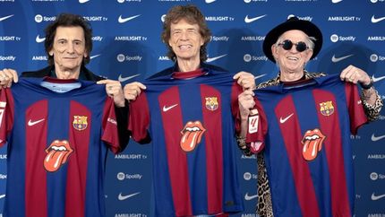 Los Stones con la camiseta del Barcelona.