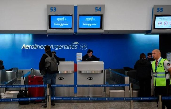 Sigue el conflicto aéreo.