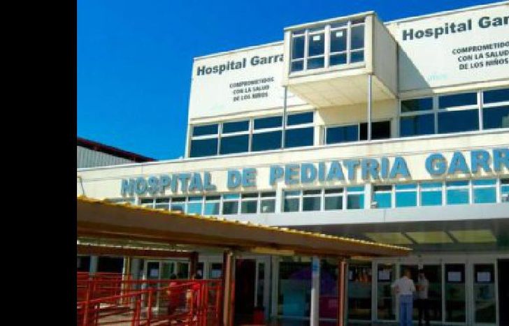 La víctima de sólo siete años permanece internada en el Garrahan.