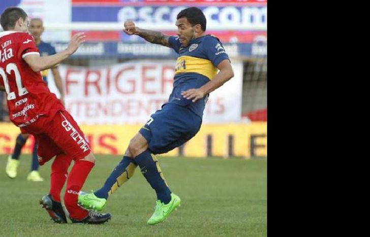 Tevez vuelve a La Paternal, a tres años de la jugada en la que se fracturó Ezequiel Ham.