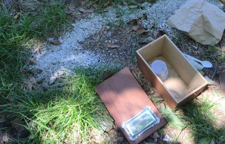 Así hallaron la caja hace tres días.