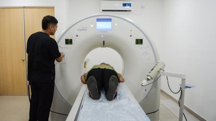 Los profesionales utilizan aparatos de última tecnología.