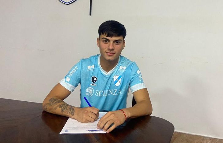 Richarte, de 19 años, firmó contrato en Temperley.