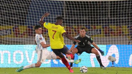 Marchesín, formado en Lanús, reemplazó a Martínez.