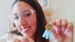 Las nuevas escarapelas ya están a la venta, disponibles para las próximas fechas patrias y el Mundial 2026.