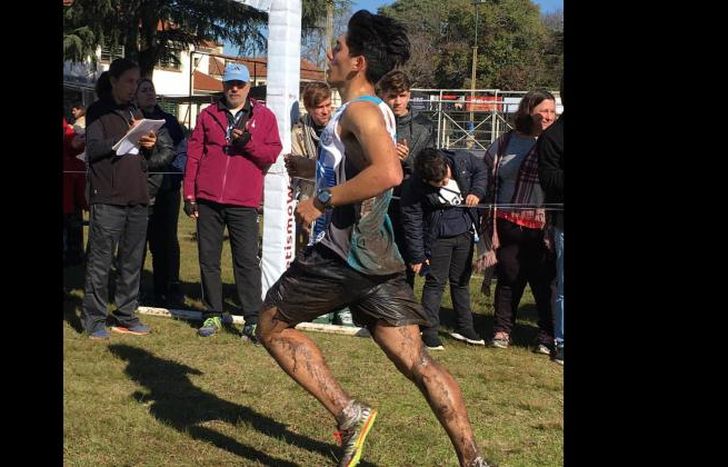 La variante de atletismo Cross se desarrolla en lugares agrestes.