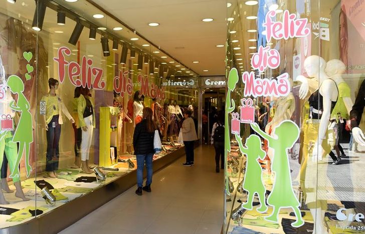 Los locales ofrecen descuentos, promociones y cuotas sin interés.