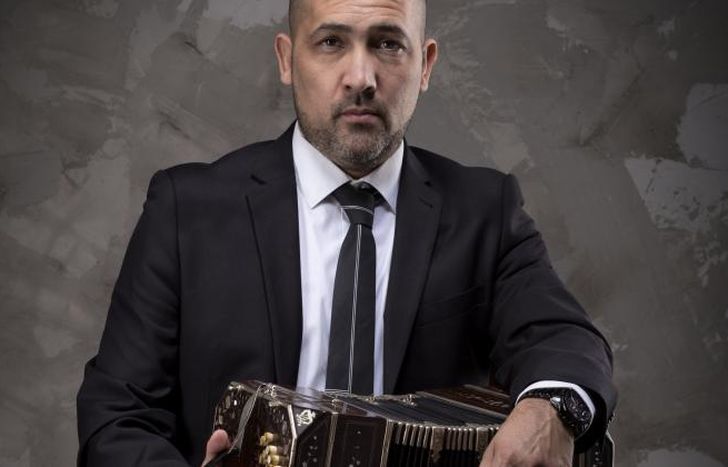 Horacio Romo y su bandoneón, sinónimos de tango.