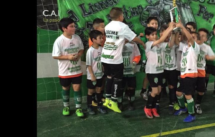 Los pibes de Banfield son campeones a cuatro fechas del final del torneo.