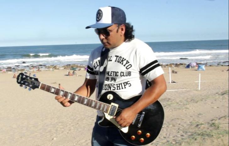 Charly Borquez, uno de los guitarristas.