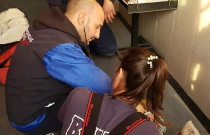 Aconsejan colocarlo de costado y de ser posible, contabilizar el tiempo.