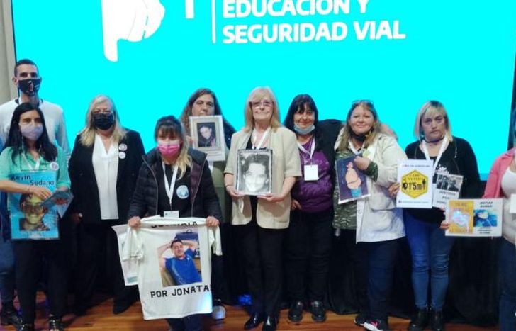 Los familiares de las víctimas al frente de la campaña para concientizar.
