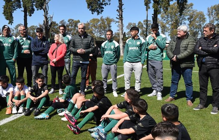 Nueva cancha para el predio de Luis Guillón.