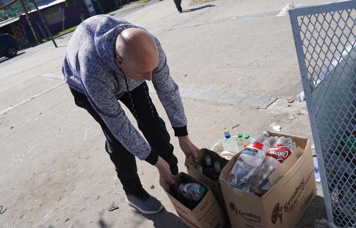 Se puede sacar antes de las 10: papel, cartón, plástico, metal y vidrio.