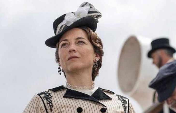 Historia basada en el libro de María Dueñas.